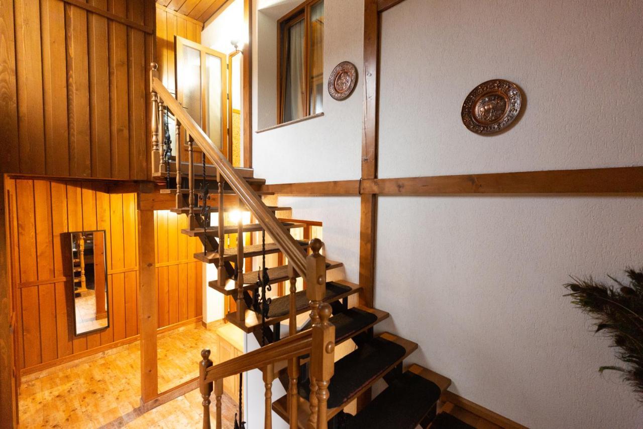 Conacul De Sub Munte Villa Novaci-Străini Eksteriør bilde